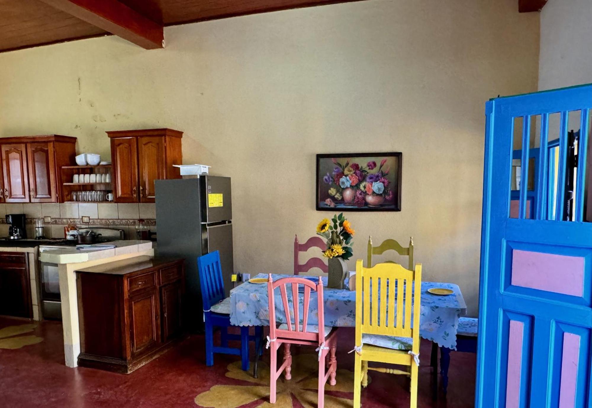 Hostal Los Girasoles By Hostal Inn フローレス エクステリア 写真